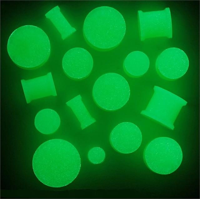 Glow In the Dark Silicone Plugs (8 gauge - 7/8 inch)