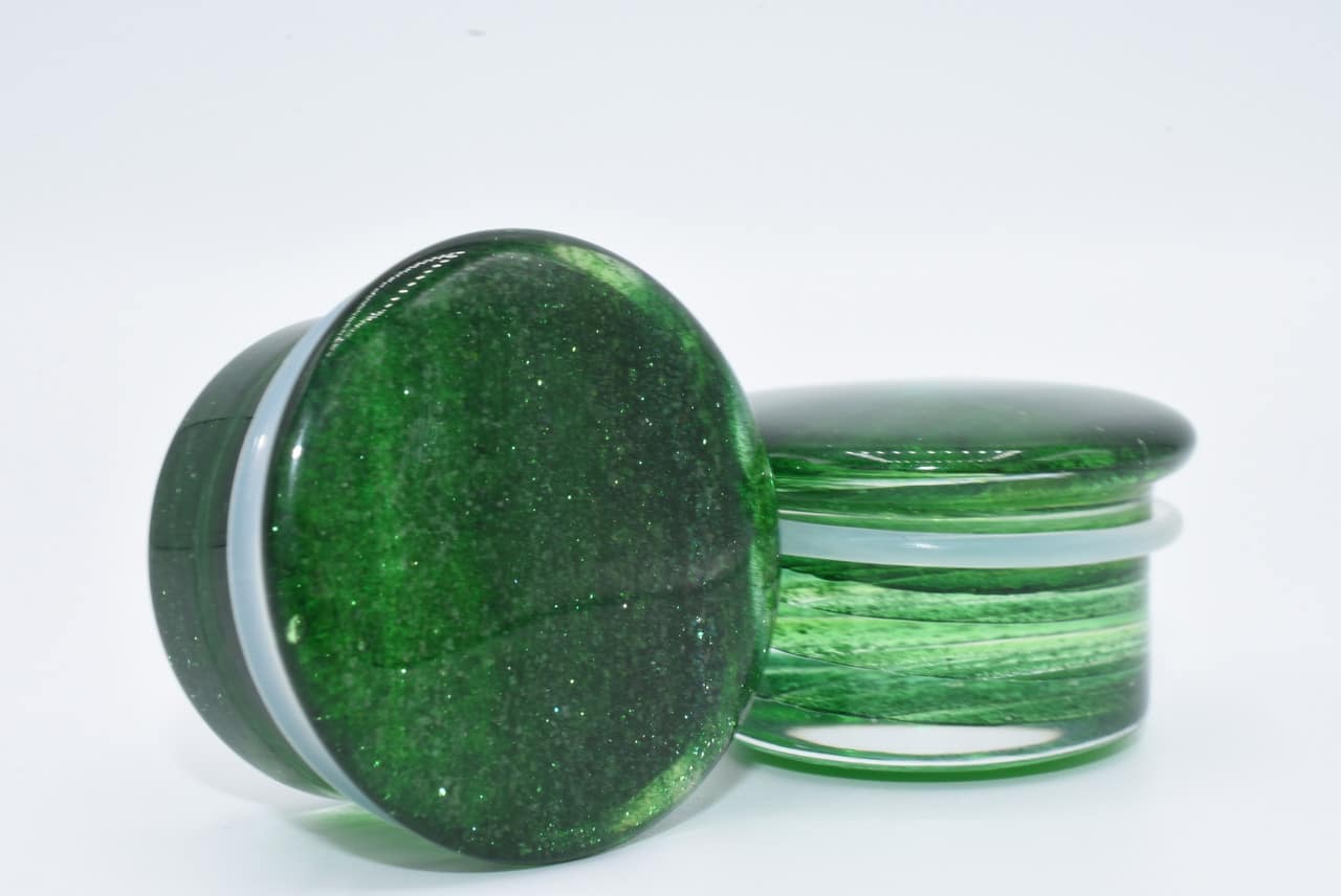 Green Glitter Single Flare Glass Plugs (6 gauge - 1 inch)