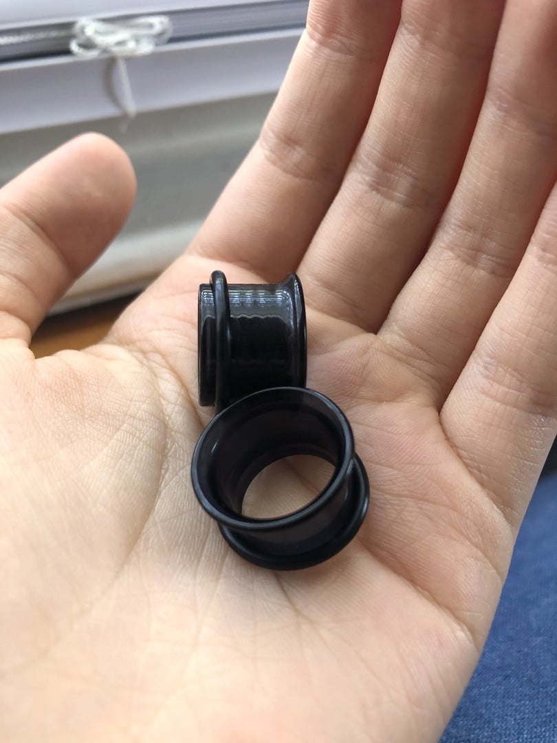 Black Glass Single Flare Tunnels (8g - 1 inch)